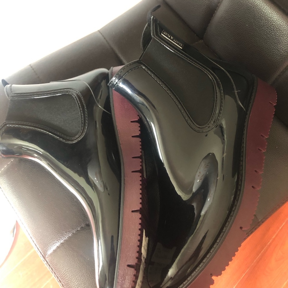 Matt & Nat Chelz Black Rain Ankle Booties size 10 - Picture 2 of 14